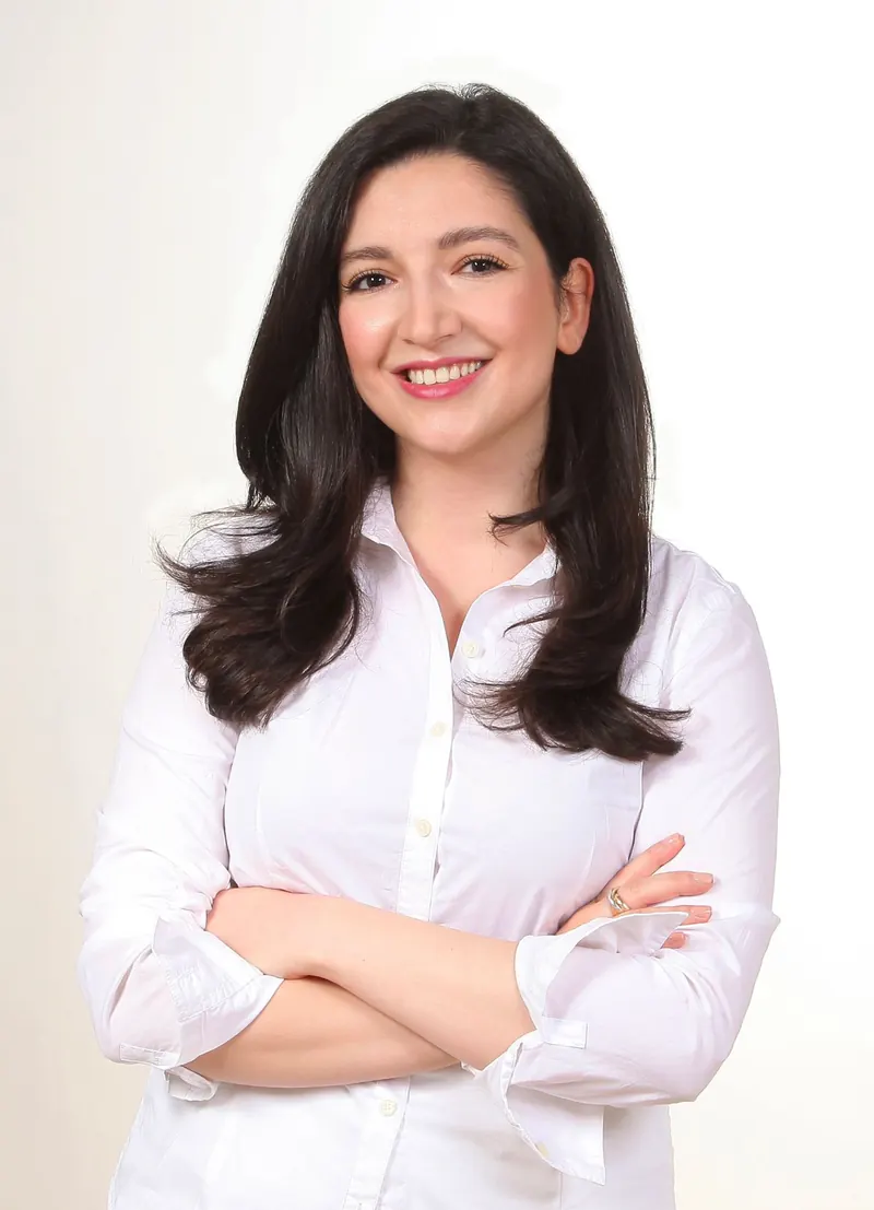 Dr. Tina Rostami