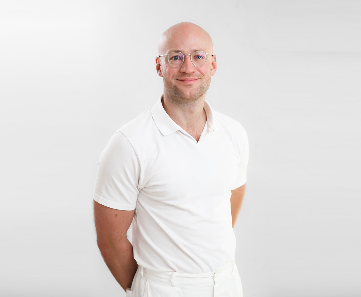 Dr. Julian Blumenschein